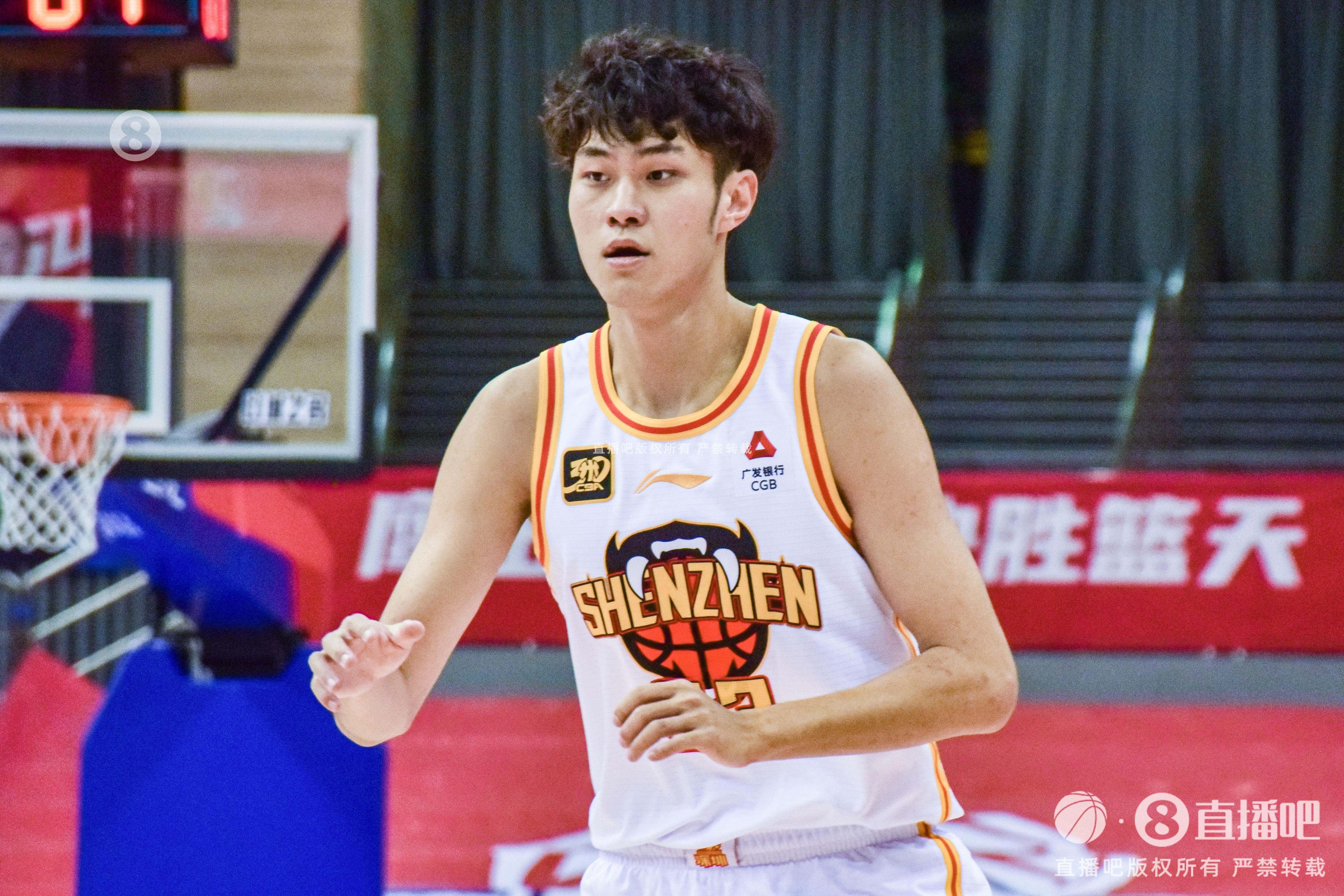 表現(xiàn)出色！王浩然14中7拿到20分3板6助2斷 正負(fù)值+30
